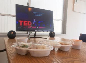 シンクメディアジャーナル：タイ料理お弁当とTEDを頬張る